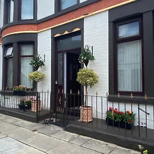  Holiday home Surescape House