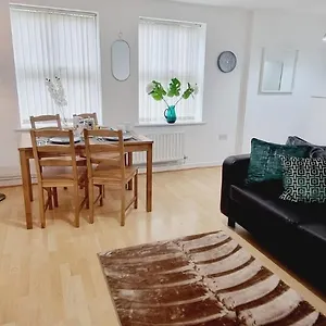  Apartment 2 Bedroom - Hosted By Seren